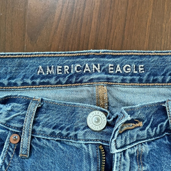 Super distressed American eagle jeans - Picture 3 of 4